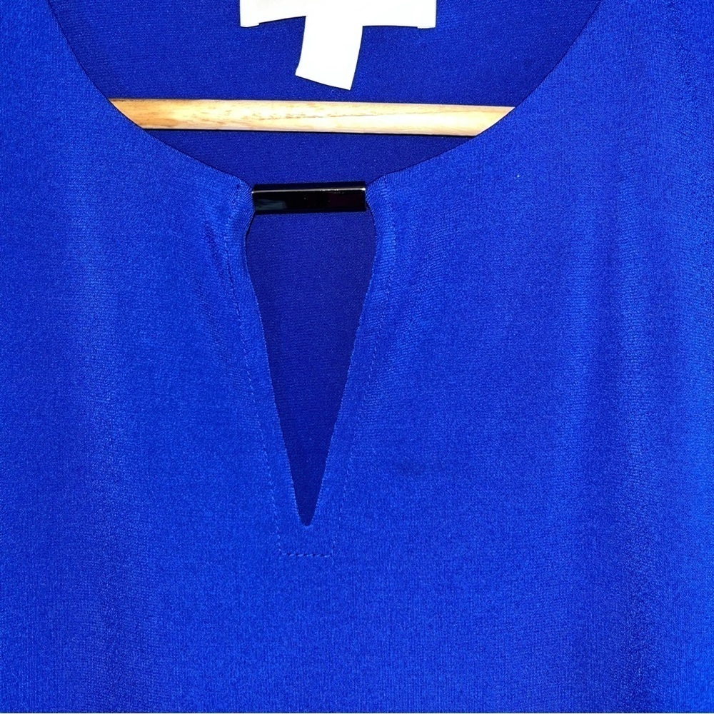 Michael Kors Blue Sleeveless Blouse With Silver Hardware - Picture 4 of 5